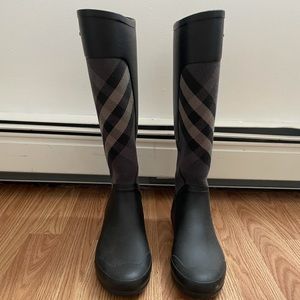 Black / Grey Burberry Clemence Rain Boots